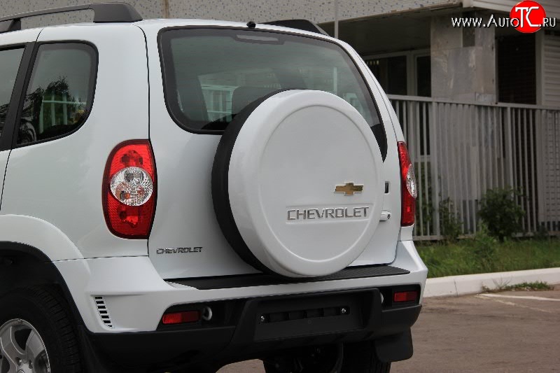 1 779 р. Чехол запасного колеса Chevrolet V3 Chevrolet Niva 2123 дорестайлинг (2002-2008) (Окрашенный)  с доставкой в г. Омск