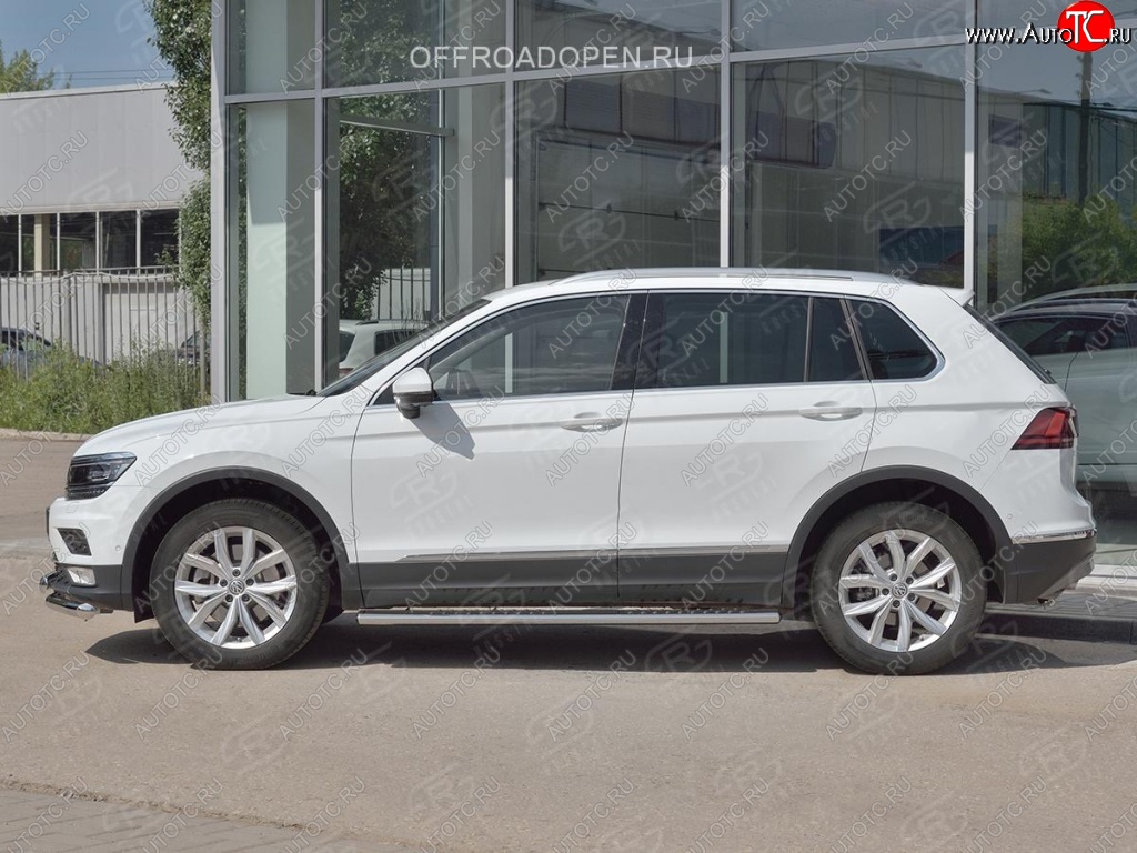 31 649 р. Пороги труба 120х60 овал с проступью Russtal Volkswagen Tiguan Mk2 дорестайлинг (2016-2020)  с доставкой в г. Омск