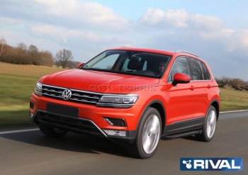 9 499 р. Порожки для ног Rival Volkswagen Tiguan Mk2 рестайлинг (2020-2022) (Чёрные)  с доставкой в г. Омск. Увеличить фотографию 3